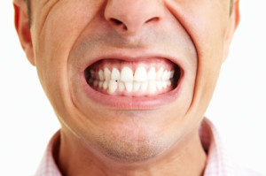 Bruxisme (grincement des dents) homéopathie aromathérapie phytothérapie